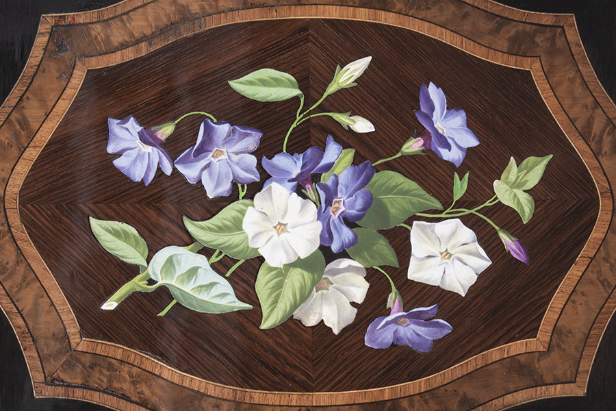 ニコラ リヴァールアンティーク家具.jpg